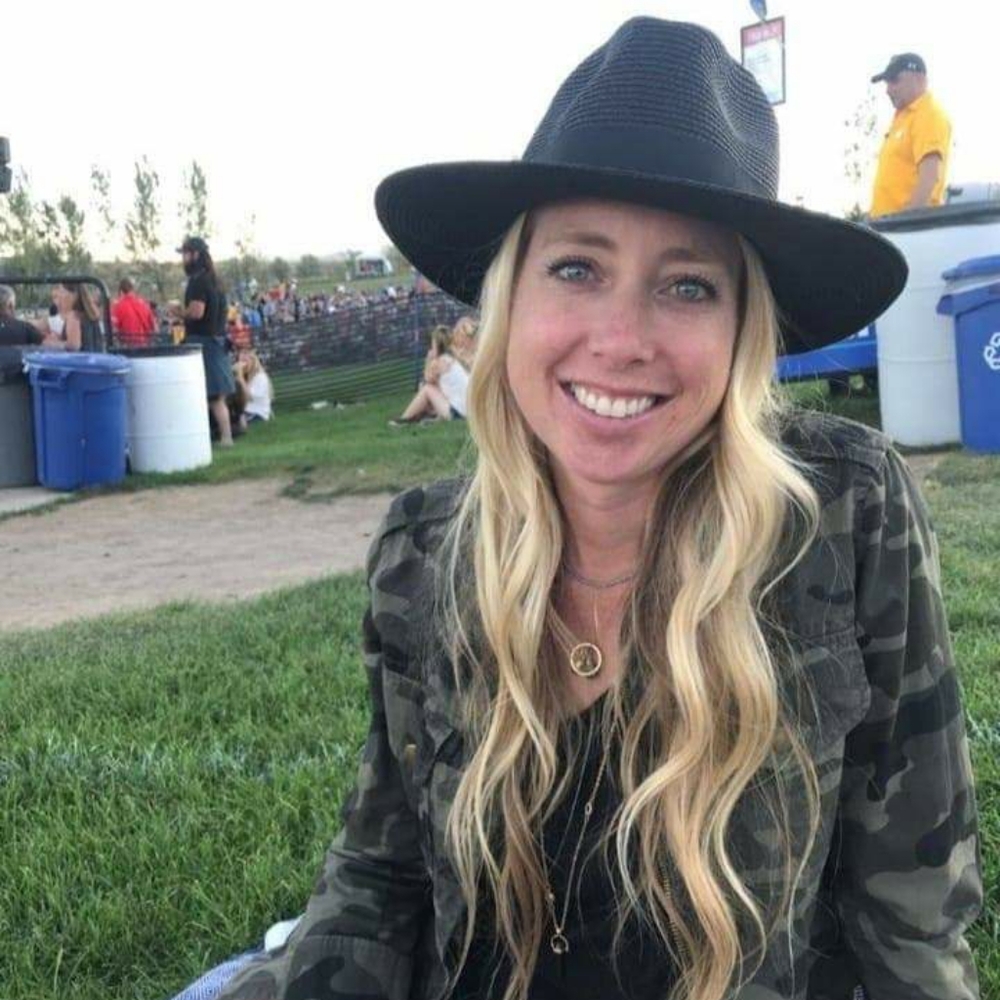 Meet your Posher, Whitney